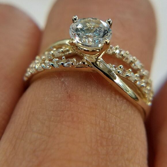 14k Solid Yellow Gold Hollow Engagement Ring - Picture 6 of 7